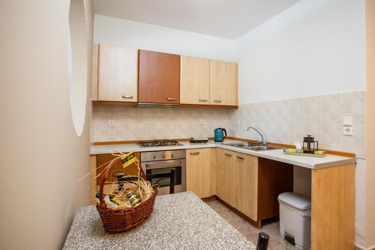 Kampus Living Studios & Suites Faliraki Esterno foto