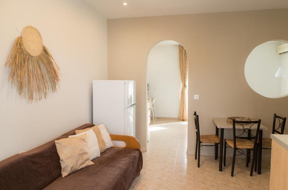 Kampus Living Studios & Suites Faliraki Esterno foto