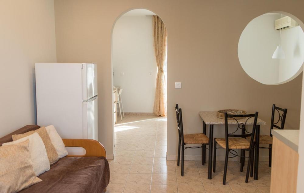 Kampus Living Studios & Suites Faliraki Esterno foto
